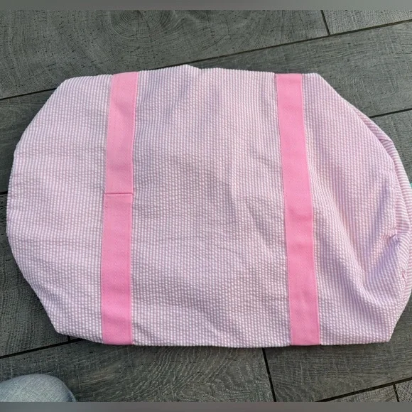 NWT Weekender duffel in pink seersucker